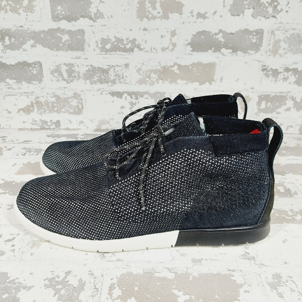 UGG Black & White Australia Freamon Hyperweave Lace Up Sneakers M859